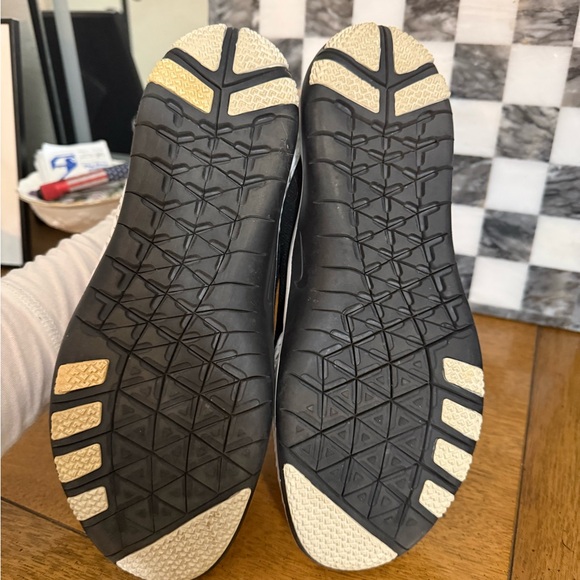 Nike Black and White Slip-On Shoes - Picture 7 of 7